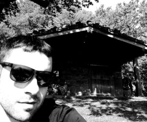 Andoni