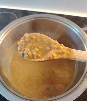 Tomás